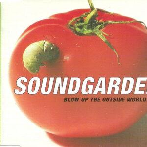 Soundgarden - Blow Up The Outside World-0