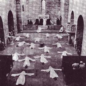 Sightings - Castle Moat / Invisible Coats-0
